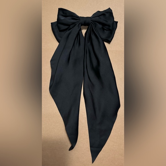 Accessories - Extra long black hair bow